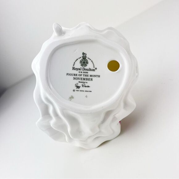 Royal Doulton Figure of the Month November HN2695 - Picture 6 of 8